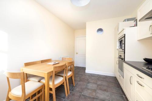 modern flat with free parking