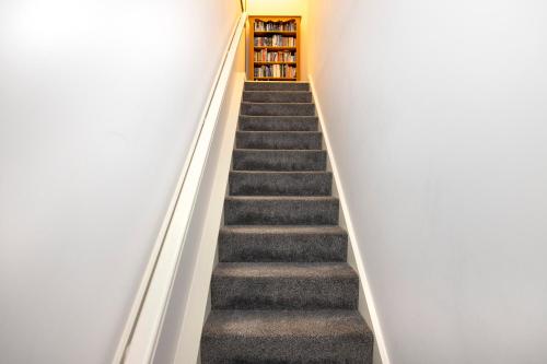 modern flat with free parking