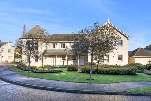 modern flat with free parking
