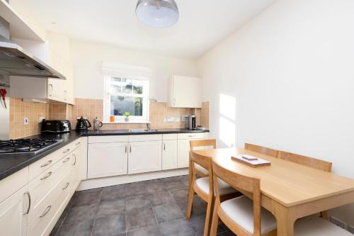 modern flat with free parking