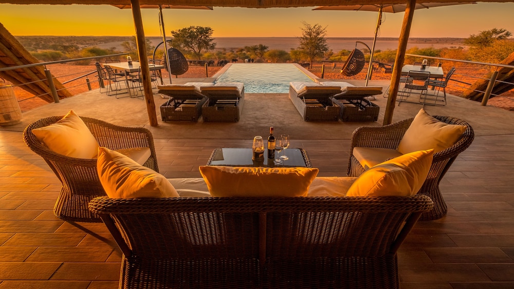 bagatelle kalahari game ranch