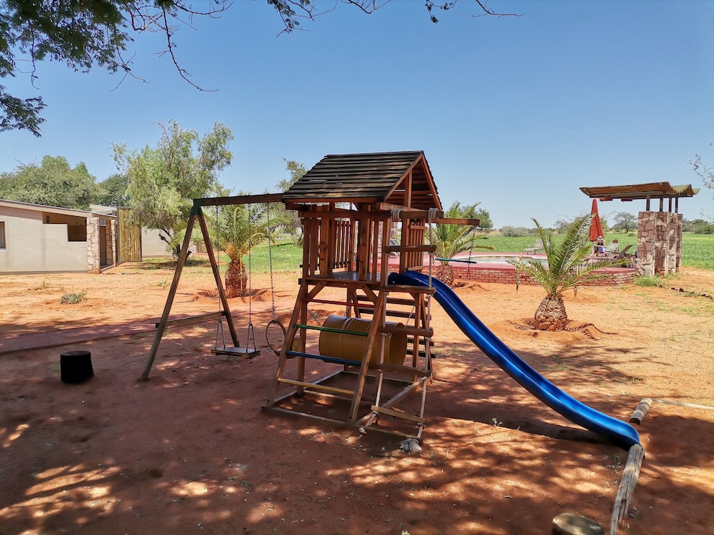 kalahari anib lodge