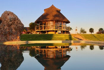 Lapa Lange Game Lodge,Mariental>>Kalahari Desert,3 star