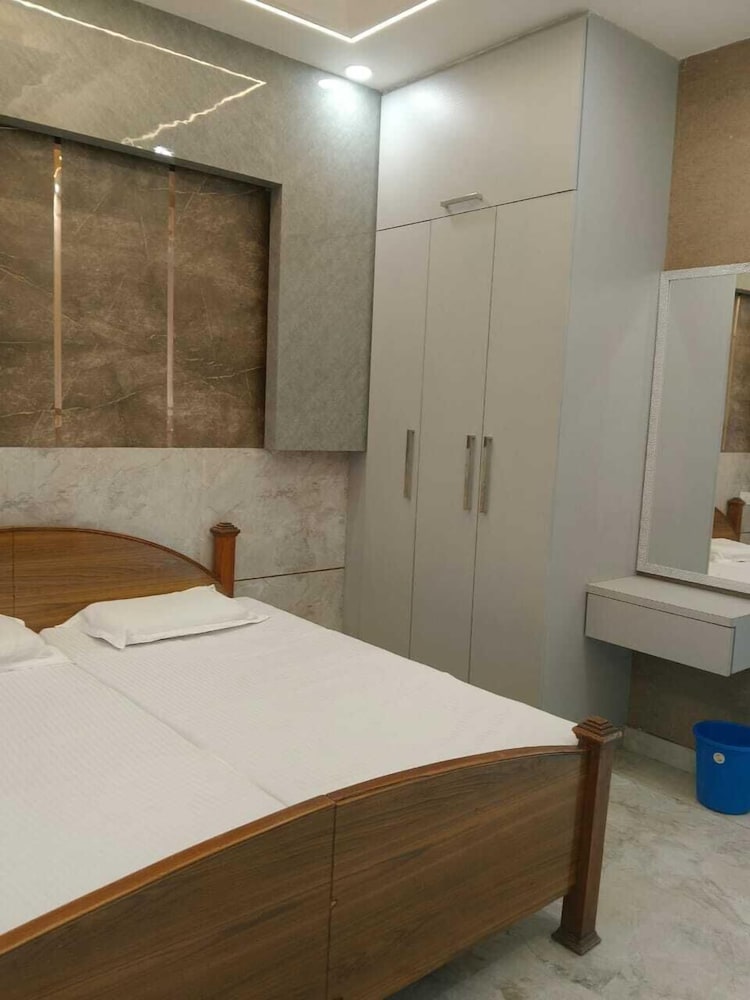 shree delhi gujarati samaj