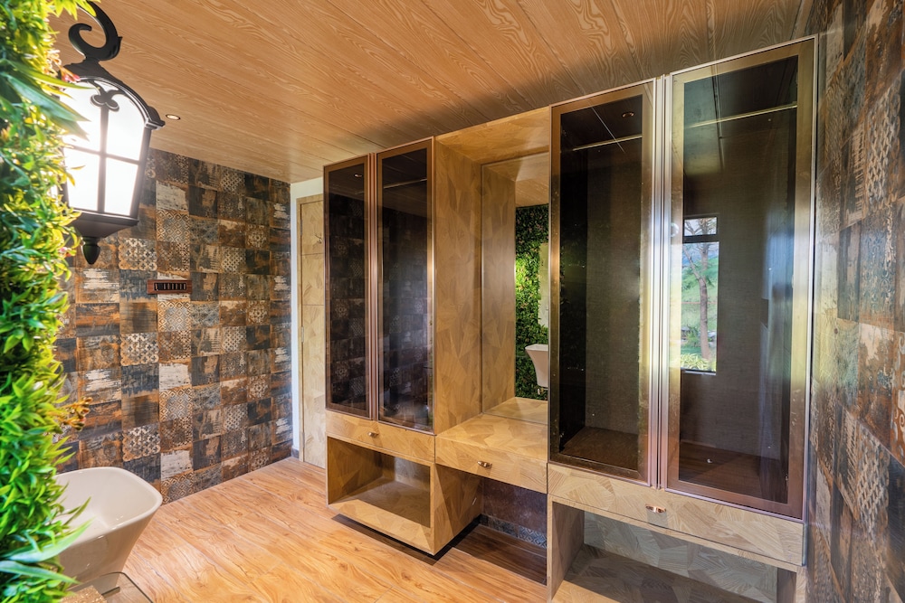 amarjas mountain crest villa