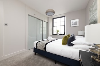 stylish 2 bed flat in new town