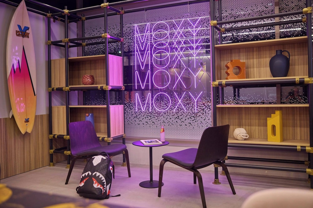 moxy nice