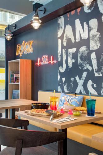 moxy nice