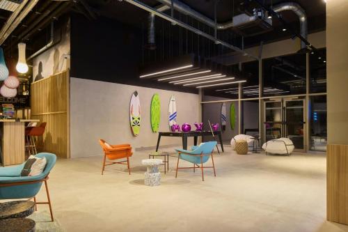 moxy nice