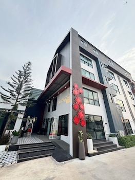 grand pruksasiri hotel chaiyaphum