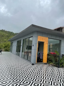 amarjas damtop haven