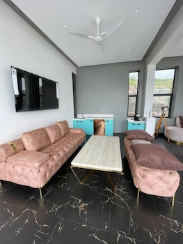 amarjas damtop haven