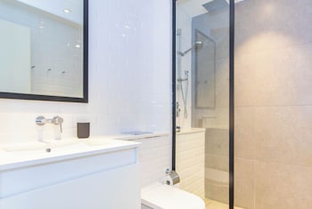 Bloomfields Modern Stu Pixel Beach Acces,,0 star