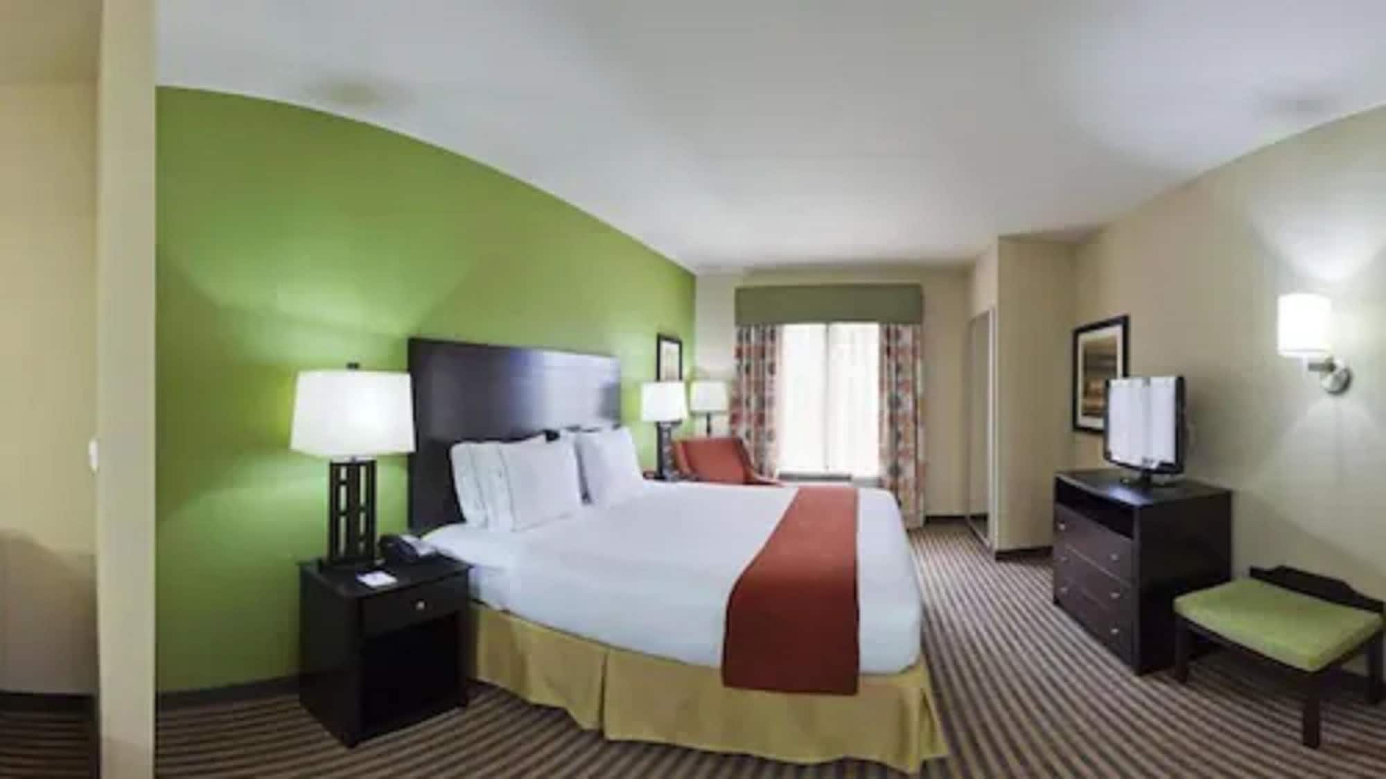 holiday inn express and suites maumelle by ihg