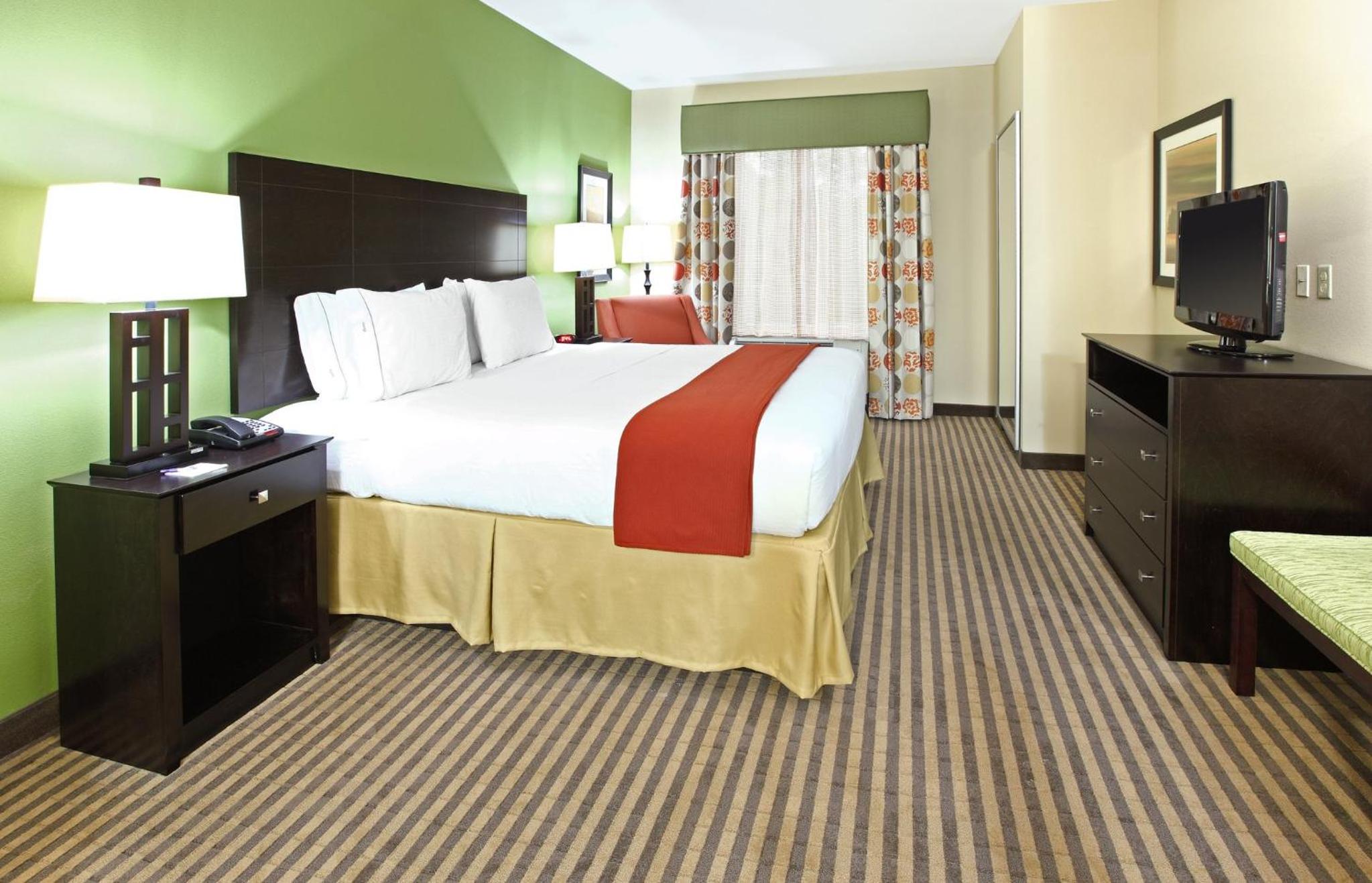 holiday inn express and suites maumelle by ihg