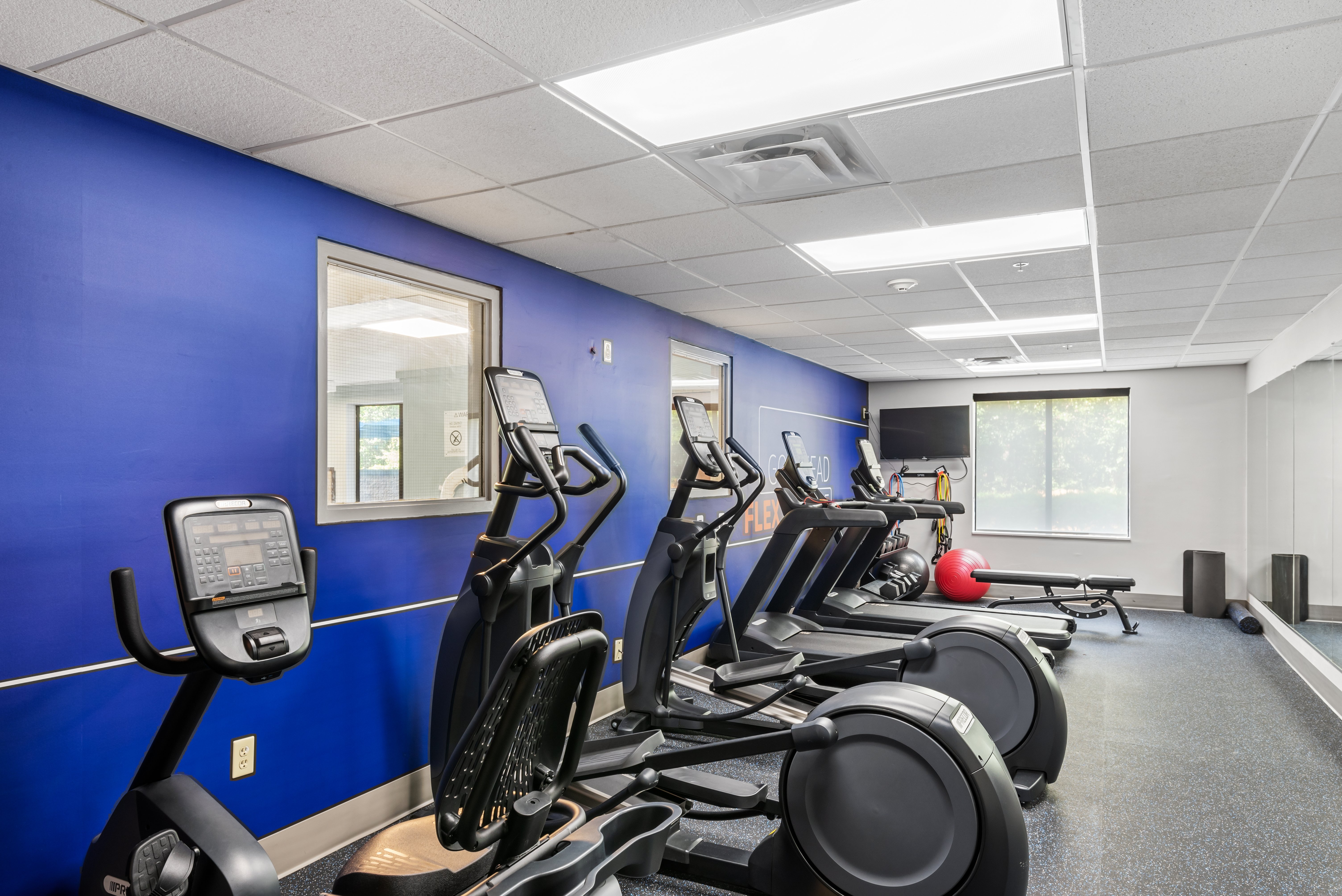 holiday inn express and suites maumelle by ihg