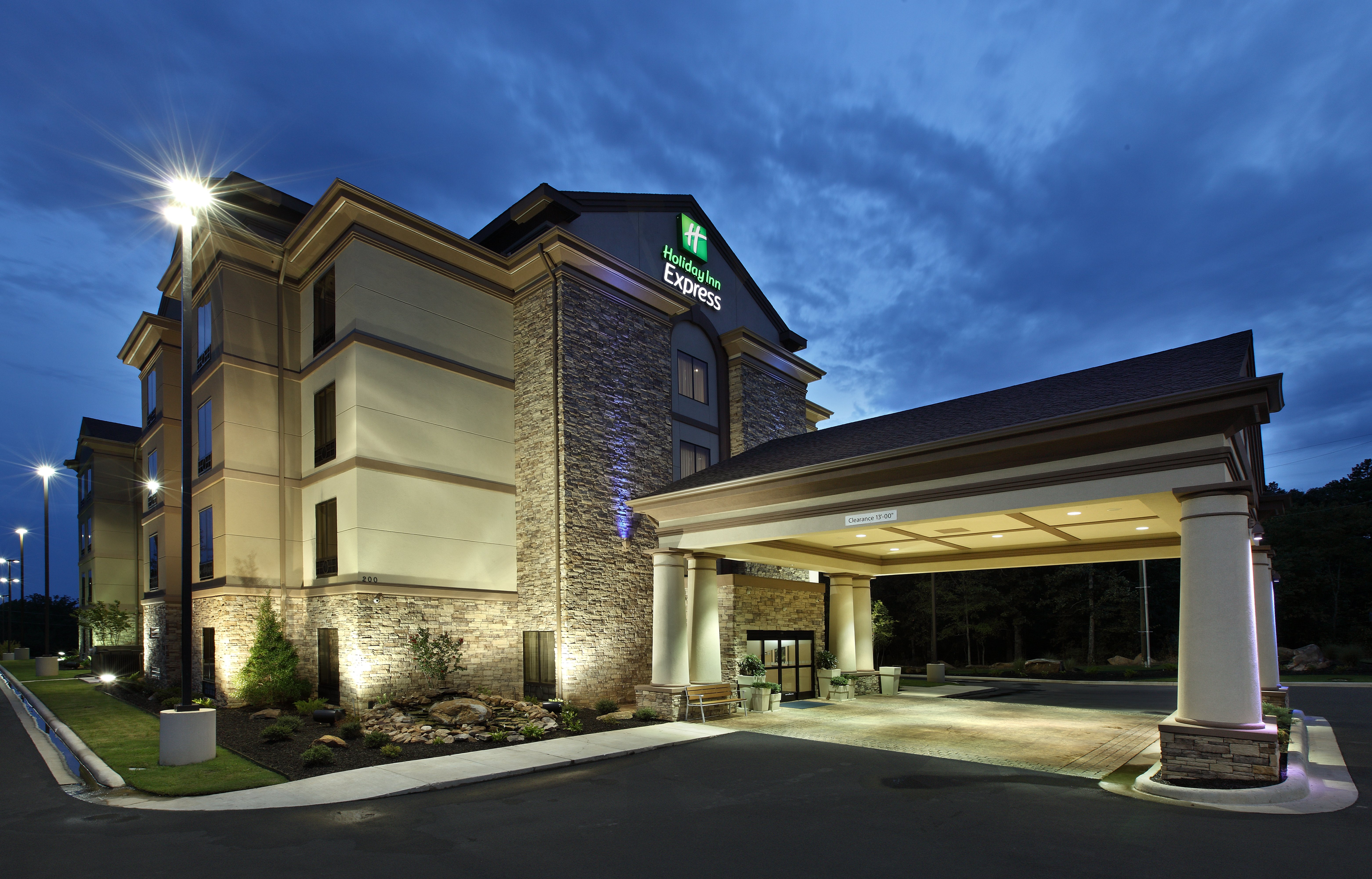 holiday inn express and suites maumelle by ihg