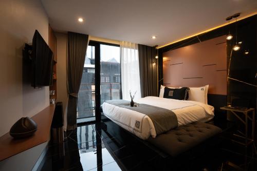 hotel 433 asoke sukhumvit
