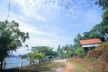 ripples backwater resort