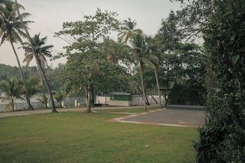 ripples backwater resort