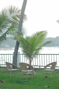 ripples backwater resort