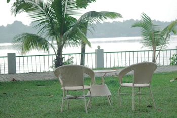 ripples backwater resort