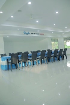 Ripples Backwater Resort,,4 star