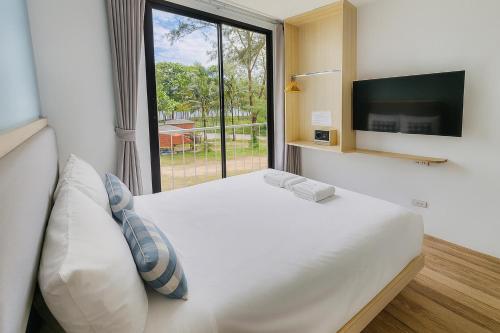 sea side at ao nang landmark krabi