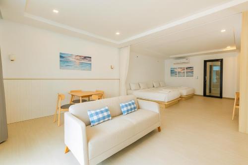 sea side at ao nang landmark krabi