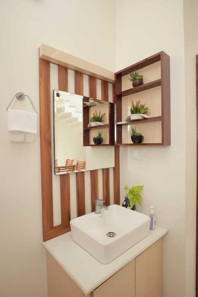 lake n hill thrissur