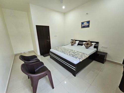 Govind Resort,,2 star