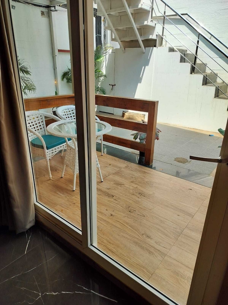 surf house beach resort