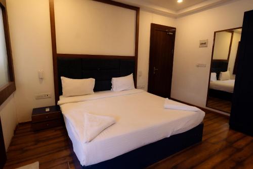 Surf House Beach Resort,,3 star