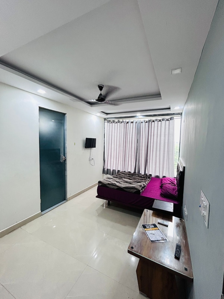 icy white varn residency