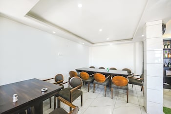 Beer Castle Hotel,,3 star