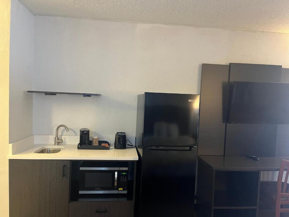 studio 6 montgomery al eastern blvd