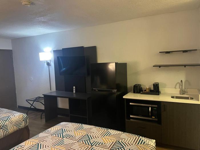 studio 6 montgomery al eastern blvd