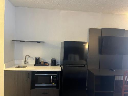 studio 6 montgomery al eastern blvd