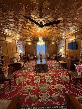 new alzira heritage group of houseboats