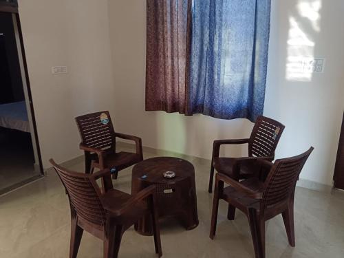 Riya Home Stay,,2 star