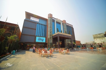 sky hotel and resort