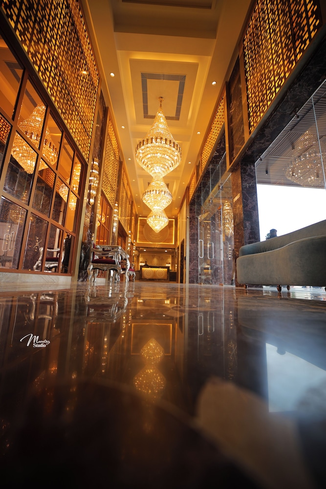 sky hotel and resort