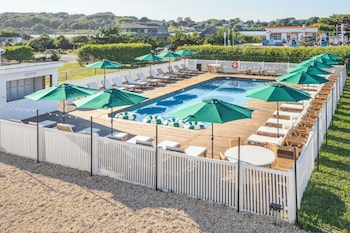 Offshore Montauk,71 S Emerson Ave,2 star