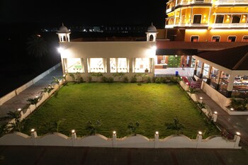 Hotel Grand Haveli,,4 star