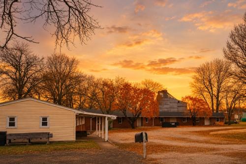 skylark motel by oyo