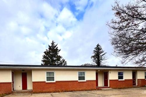 skylark motel by oyo