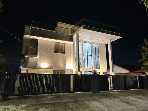 khoo family villa