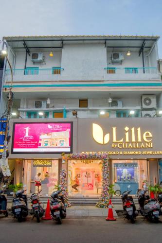 daffodils by la maison charu