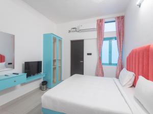 daffodils by la maison charu