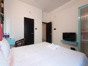 daffodils by la maison charu